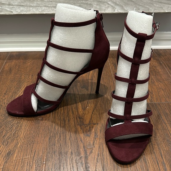 NWOT Express Burgundy strappy velvet heels - Picture 2 of 4